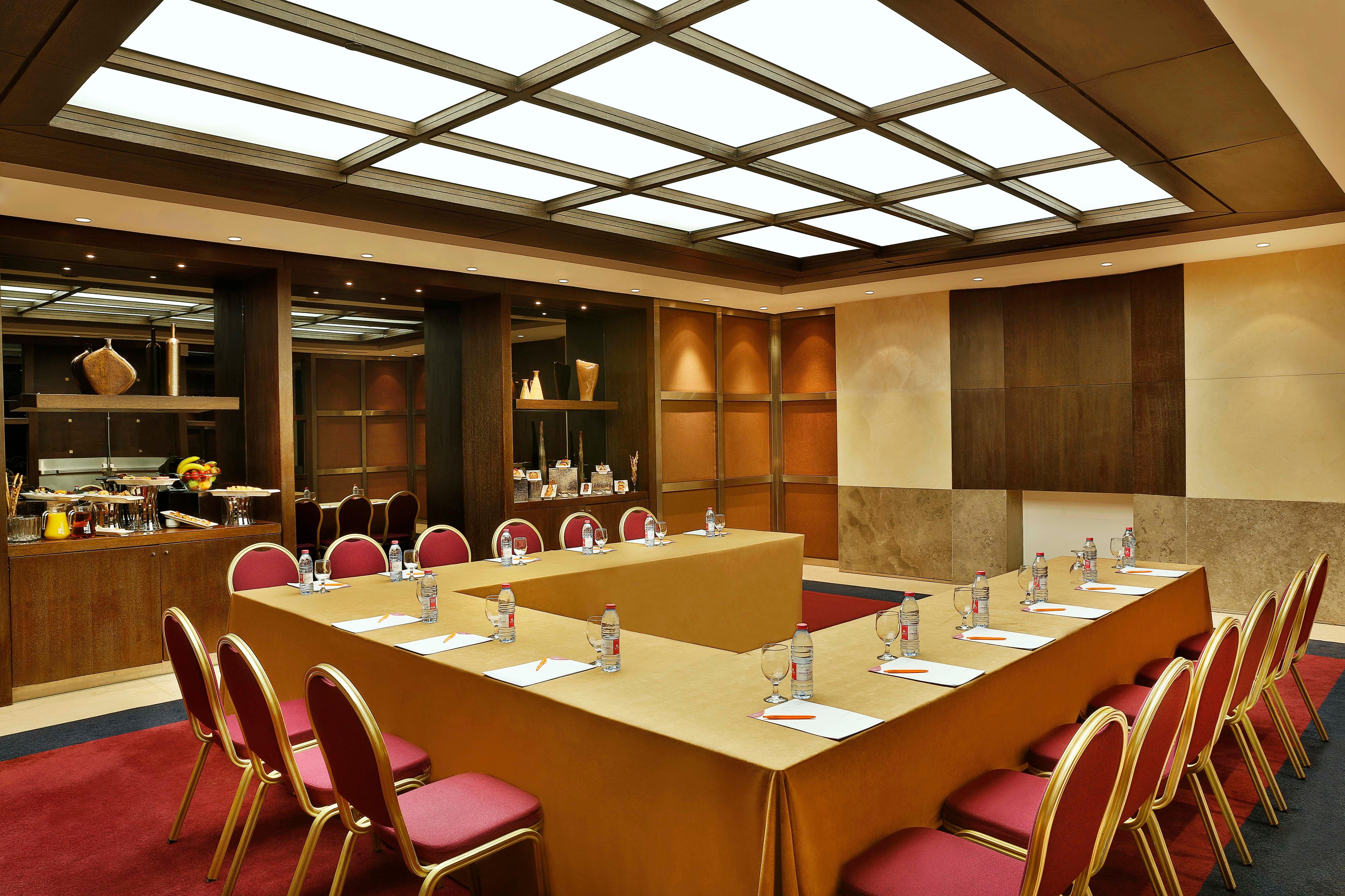 Crowne Plaza Amman By Ihg Hotel Exterior photo Meeting room