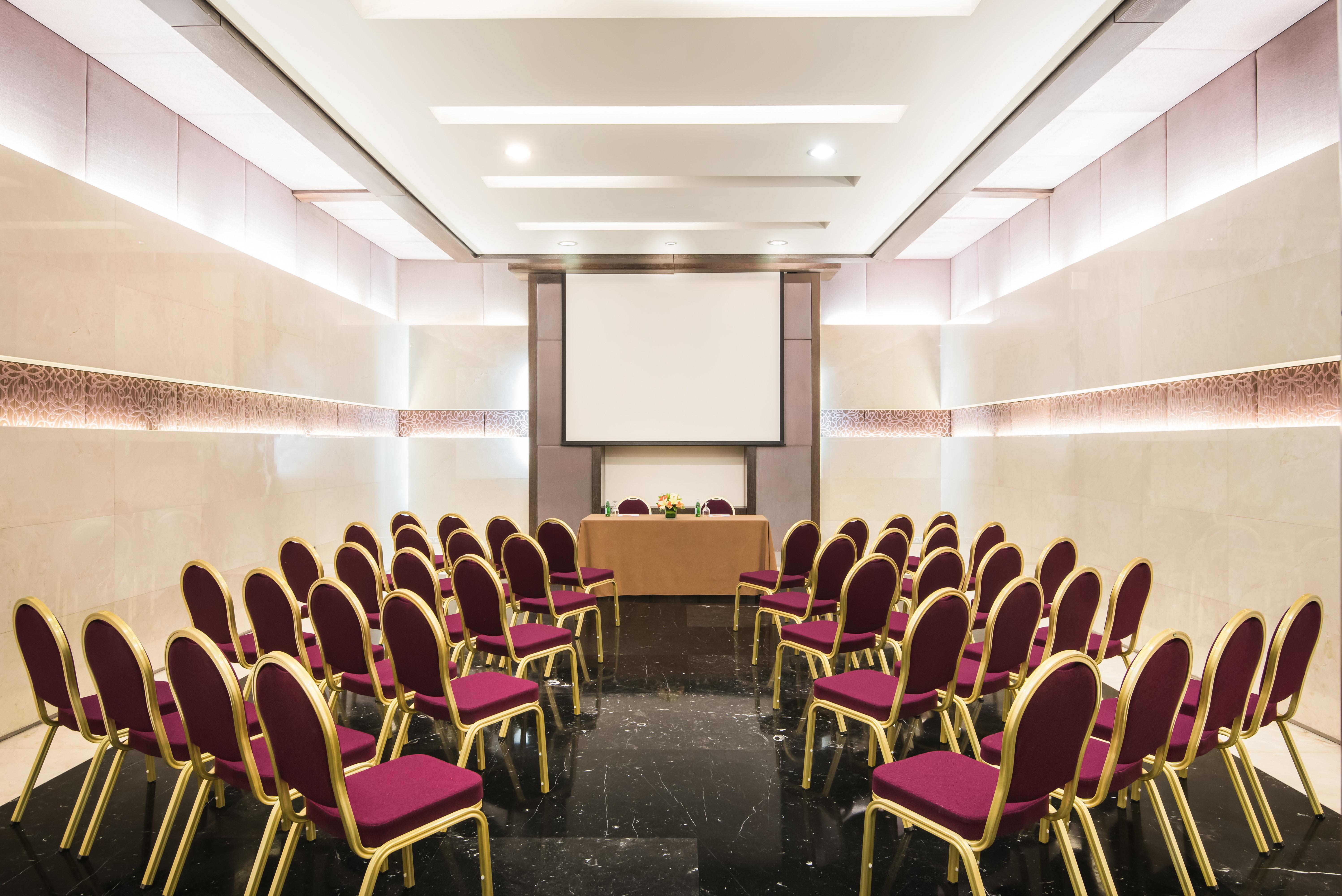 Crowne Plaza Amman By Ihg Hotel Exterior photo The press room