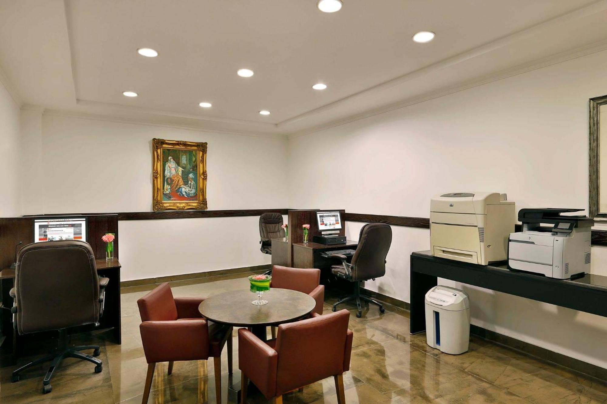 Crowne Plaza Amman By Ihg Hotel Exterior photo Library