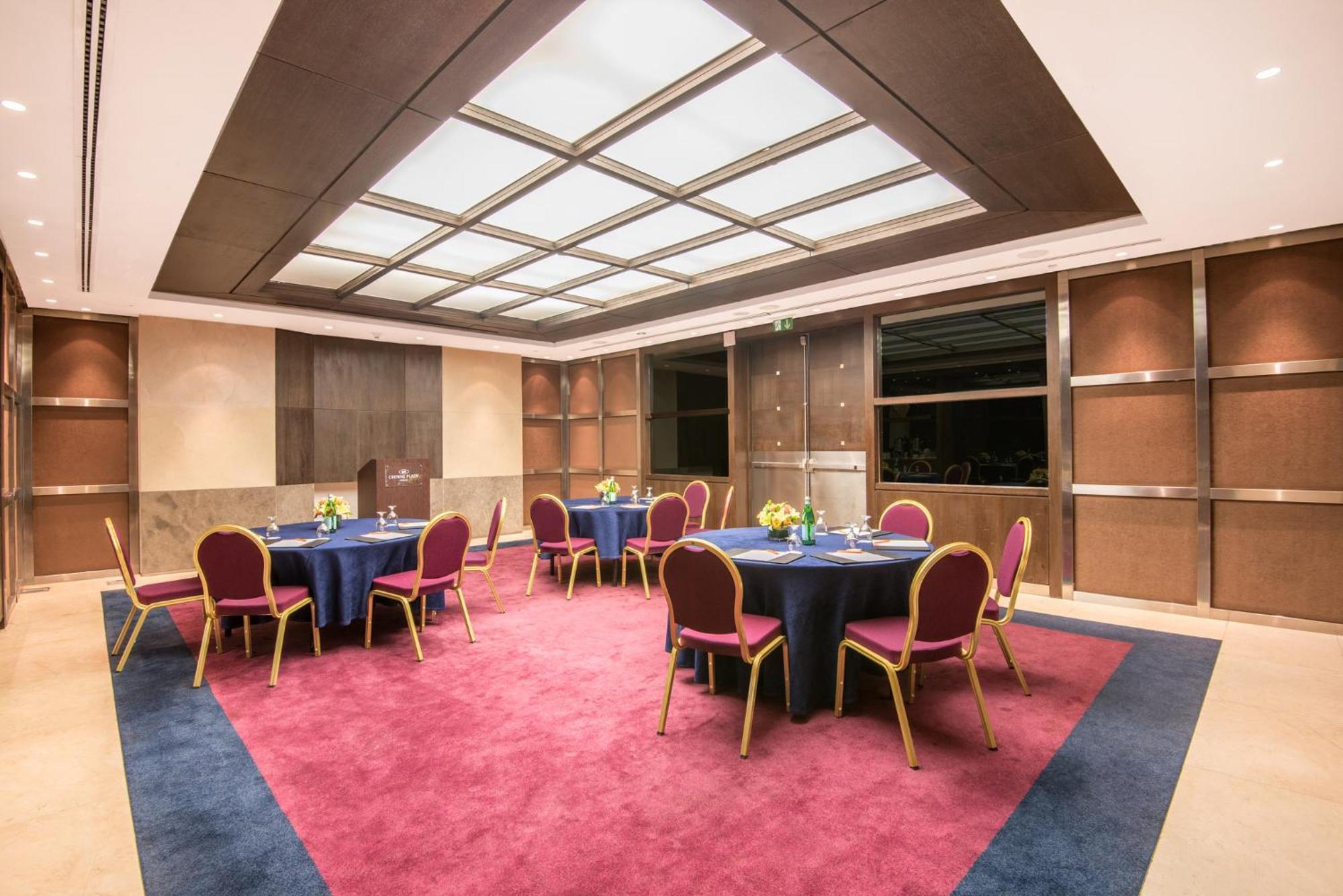 Crowne Plaza Amman By Ihg Hotel Exterior photo Meeting room