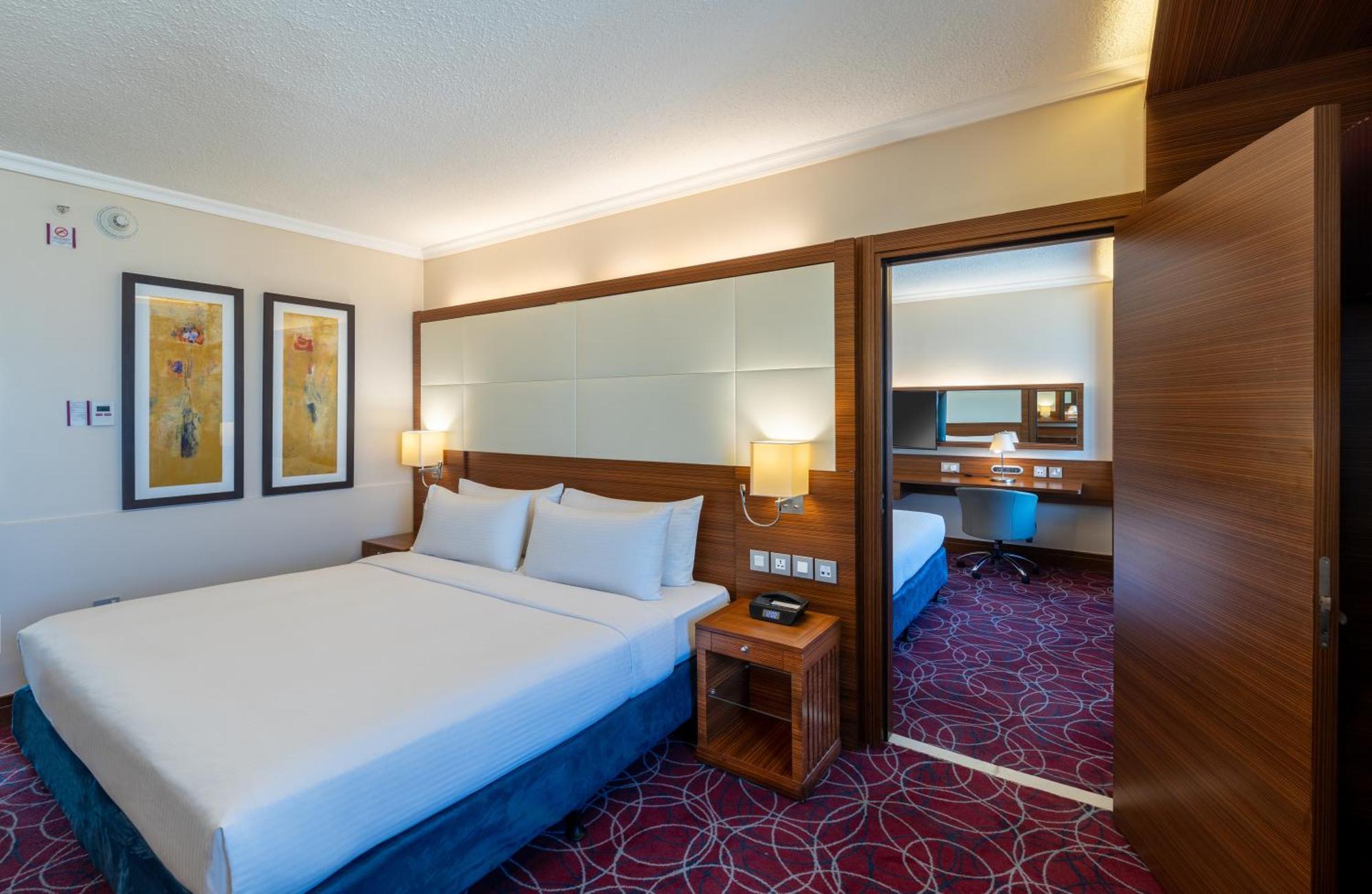 Crowne Plaza Amman By Ihg Hotel Exterior photo
