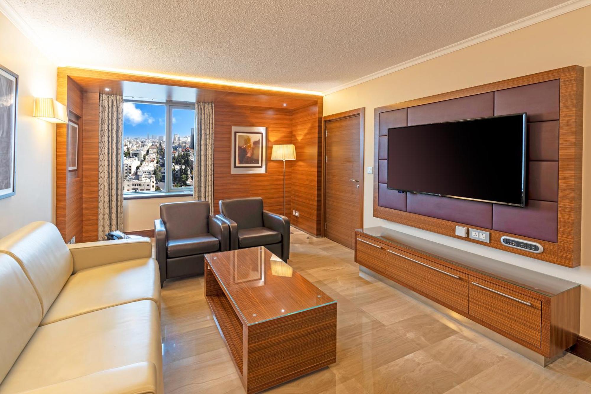 Crowne Plaza Amman By Ihg Hotel Exterior photo