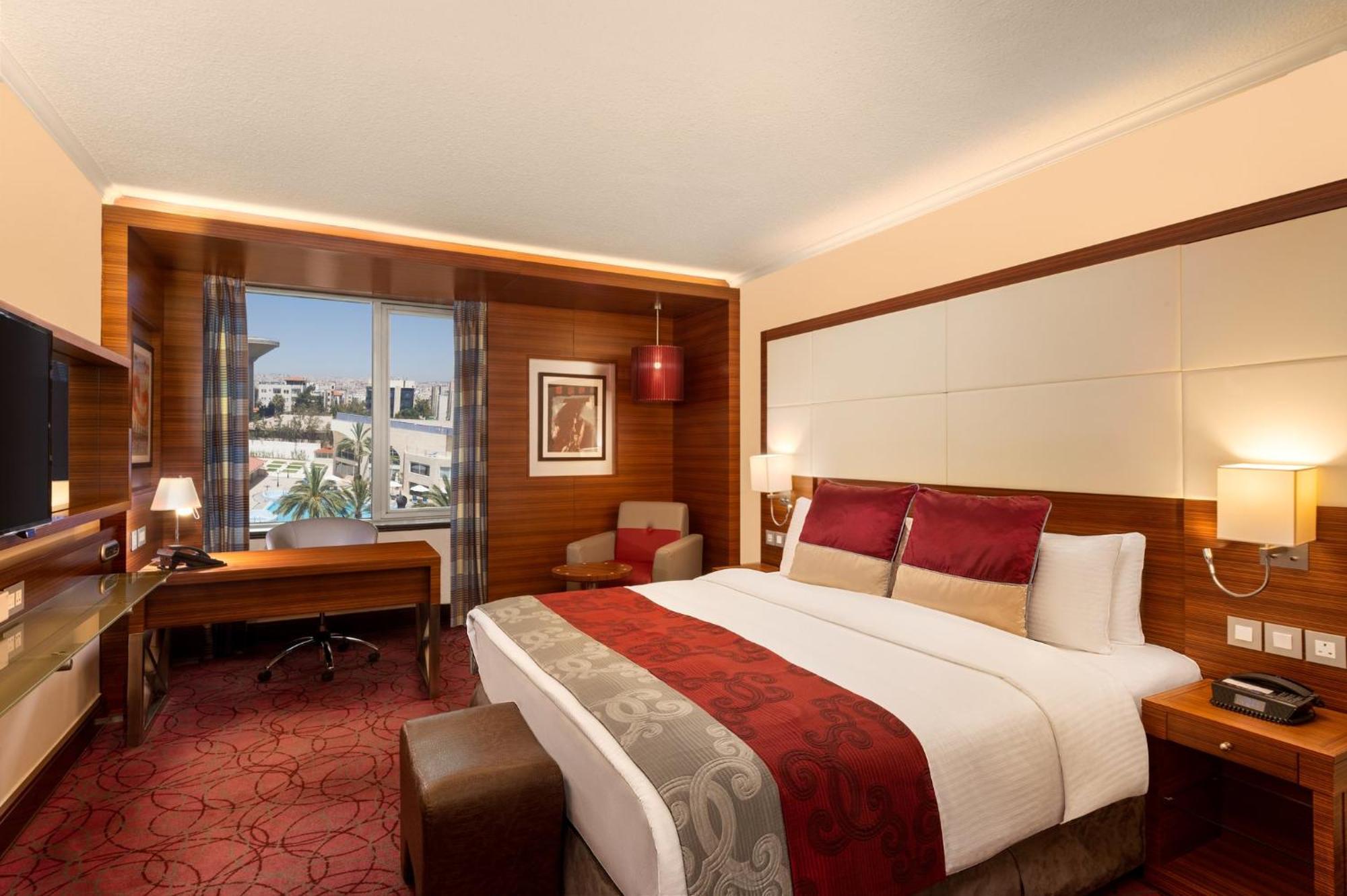 Crowne Plaza Amman By Ihg Hotel Exterior photo