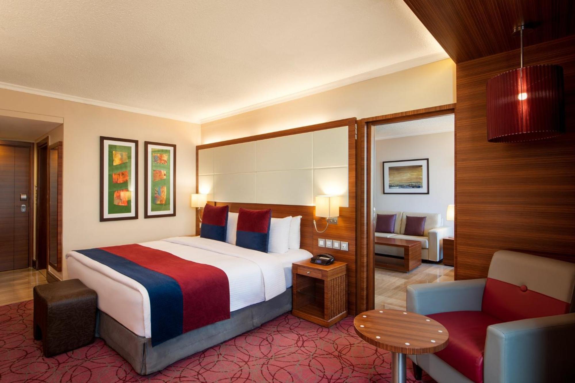 Crowne Plaza Amman By Ihg Hotel Exterior photo