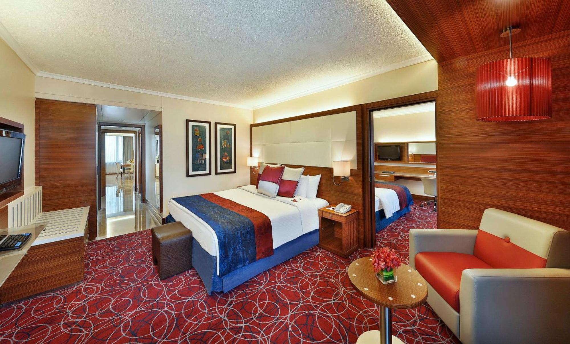 Crowne Plaza Amman By Ihg Hotel Exterior photo